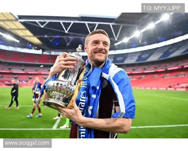 全球最佳三号足球明星盘点与成就分析 全球最佳三号足球明星盘点与成就分析