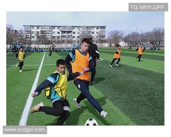 上岗足球:探索青少年足球培训的新模式与发展机遇 上岗足球:探索青少年足球培训的新模式与发展机遇