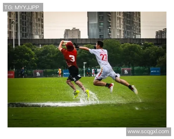 南京飞盘队展现灵活性与团队合作精神的精彩瞬间 南京飞盘队展现灵活性与团队合作精神的精彩瞬间