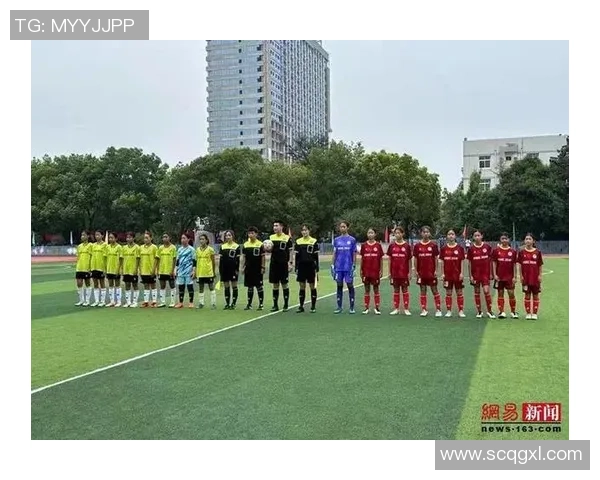 残疾人勇敢追梦在绿茵场上展现足球激情与坚韧精神