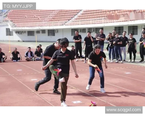 足球场上的笑声与幽默踢出精彩瞬间的搞笑故事 足球场上的笑声与幽默踢出精彩瞬间的搞笑故事